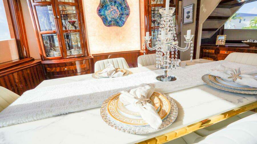 2004 Lazzara Yachts 80 SL