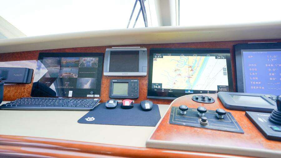 2004 Lazzara Yachts 80 SL