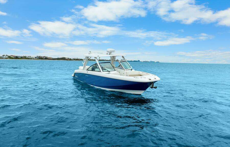 2018 Boston Whaler 320 Vantage