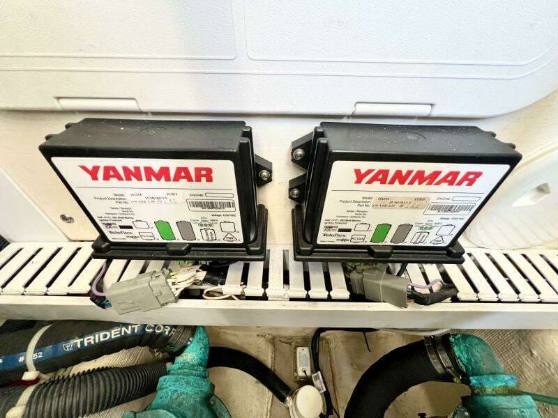 2006 Sabre 38 Hard Top Express