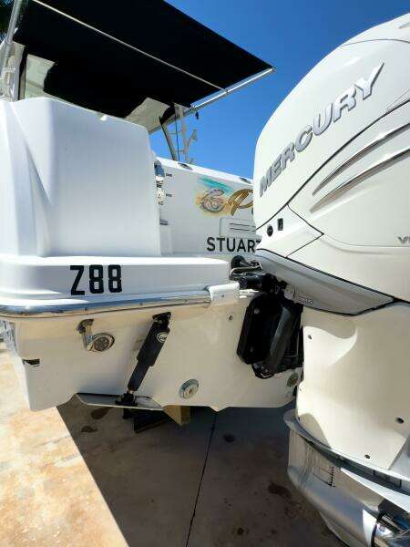 2018 Boston Whaler 315 Conquest