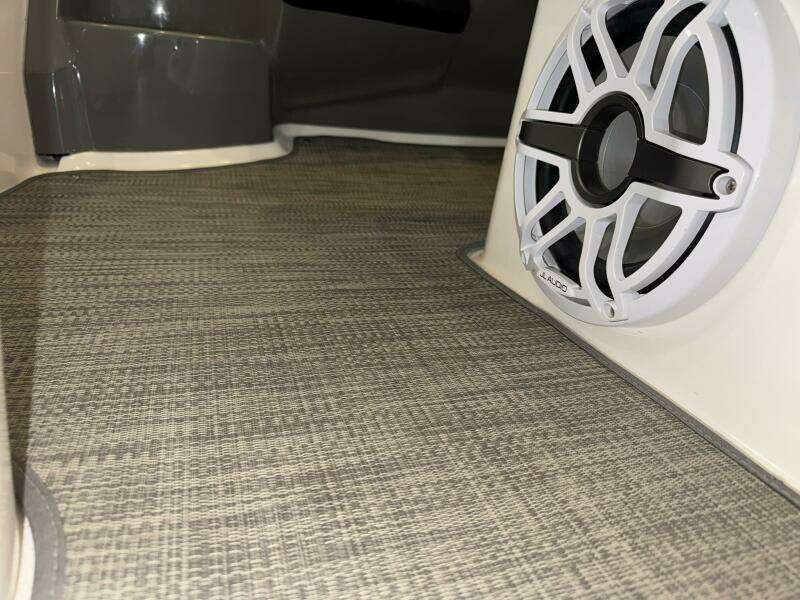 2005 Cruisers Yachts 420 Express