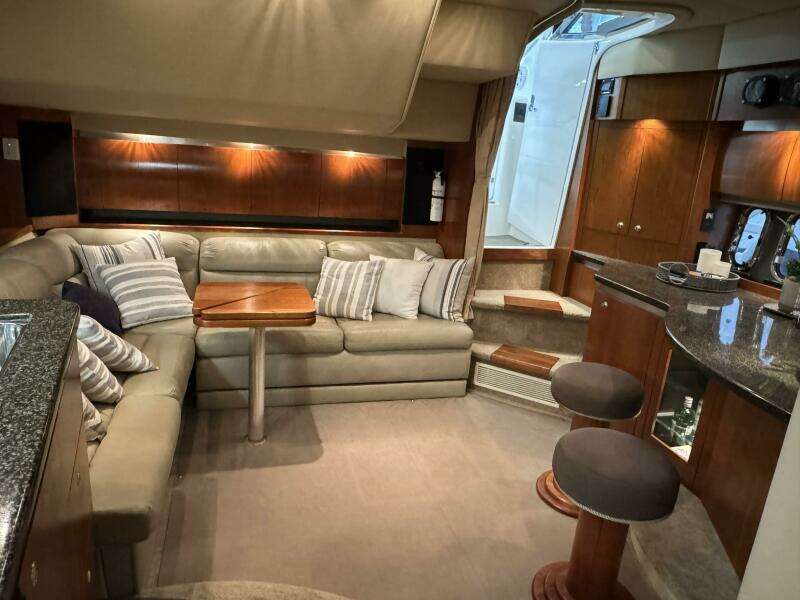 2005 Cruisers Yachts 420 Express