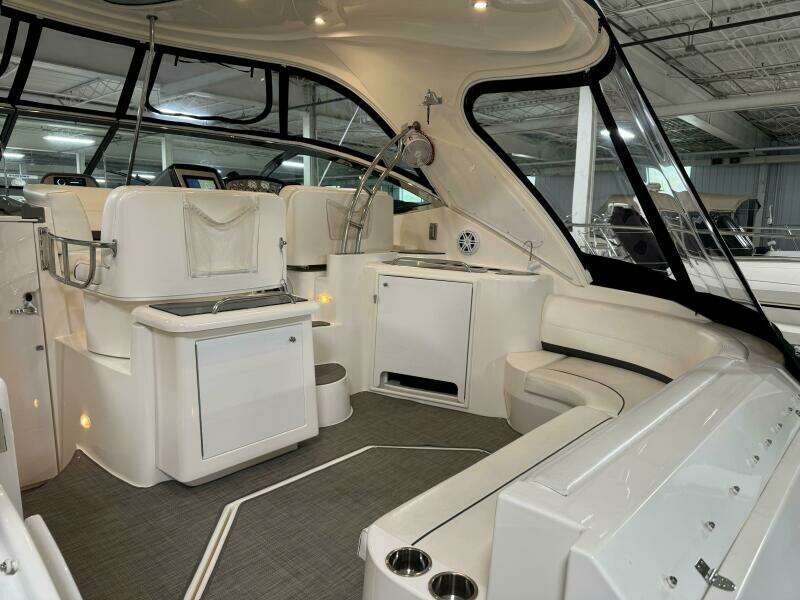 2005 Cruisers Yachts 420 Express