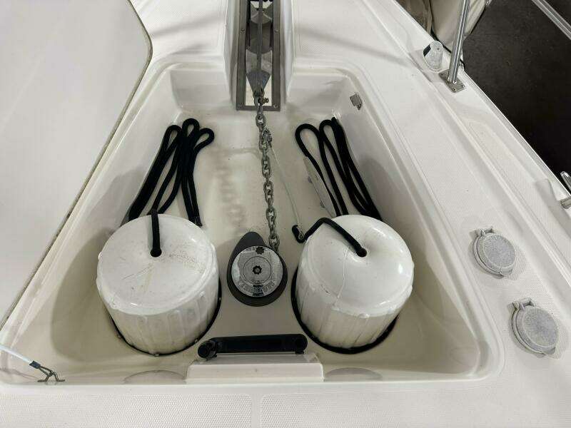 2005 Cruisers Yachts 420 Express