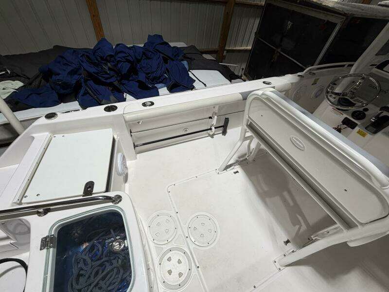 2016 Everglades 230 Center Console