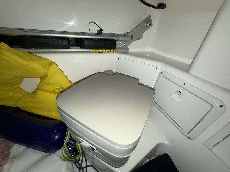 2016 Everglades 230 Center Console