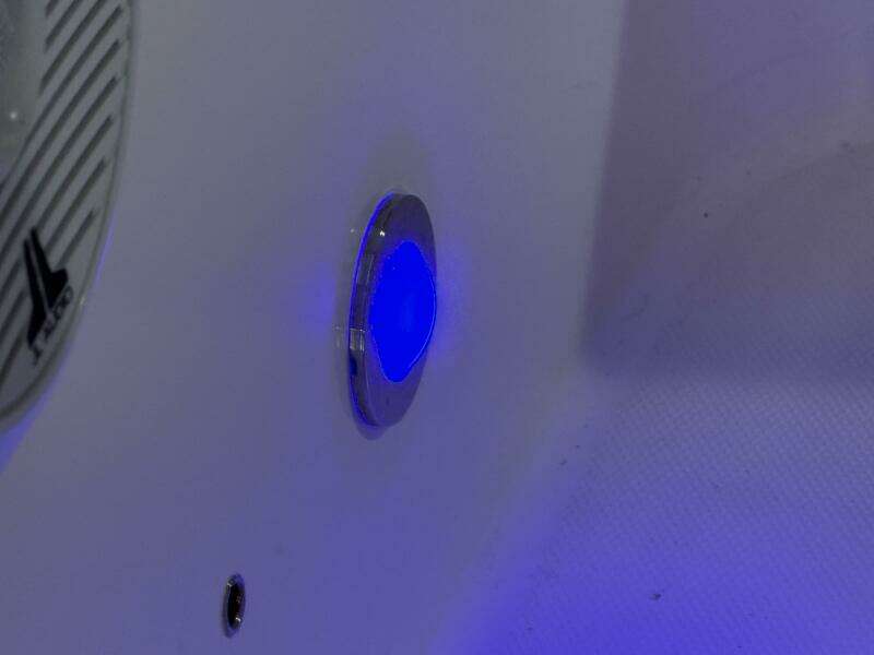 2016 Everglades 230 Center Console