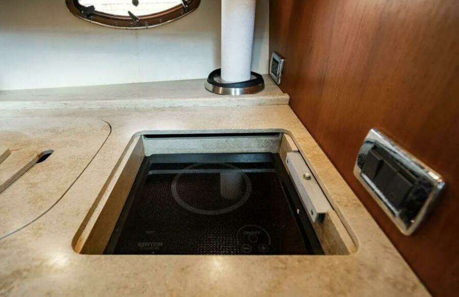 2013 Tiara Yachts 36 Coronet