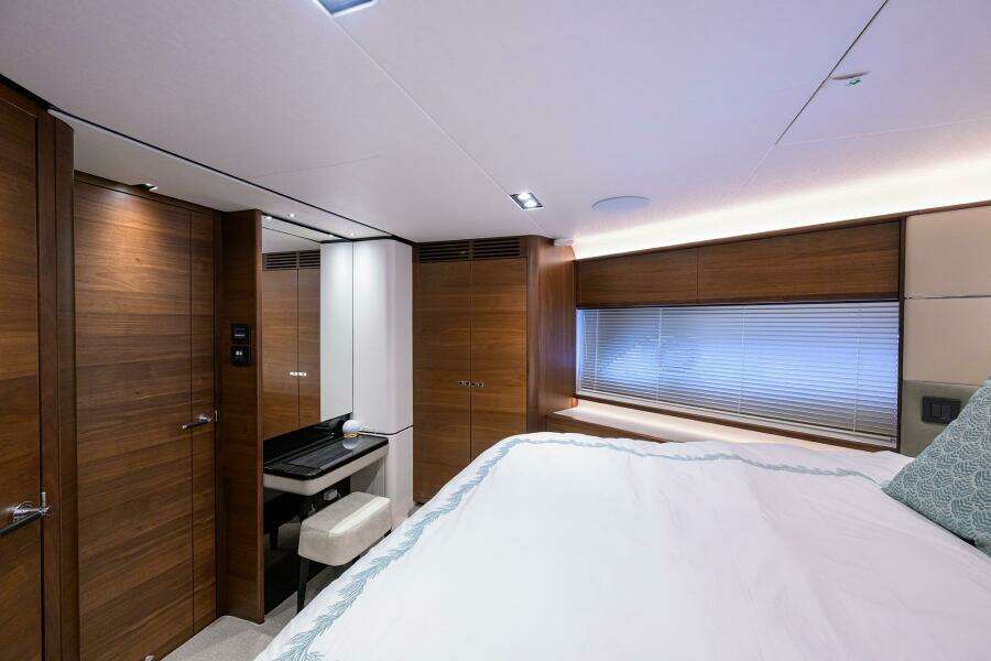 Princess Y78 - Janie II - Stateroom