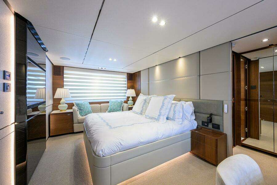 Princess Y78 - Janie II - Stateroom