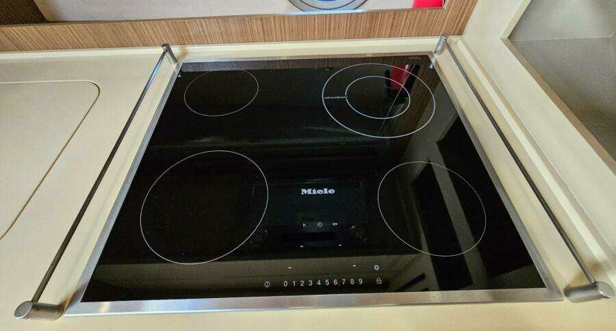 2015 Azimut Atlantis 50