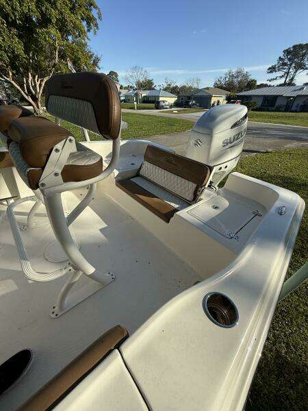 Pioneer 220 Bay Sport