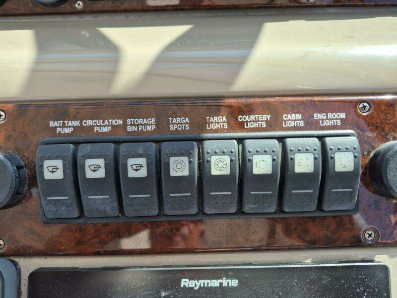 2004 Riviera 4000 Offshore