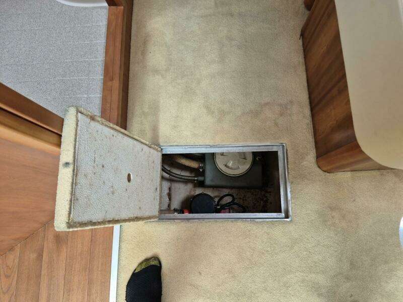 2004 Riviera 4000 Offshore