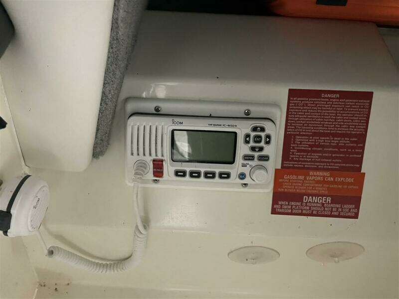 1993 Sea Ray 300 Weekender