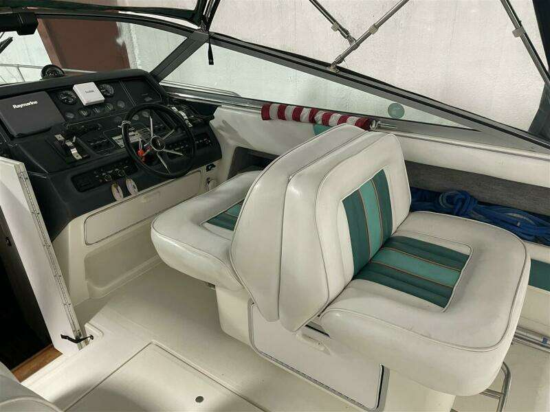 1993 Sea Ray 300 Weekender