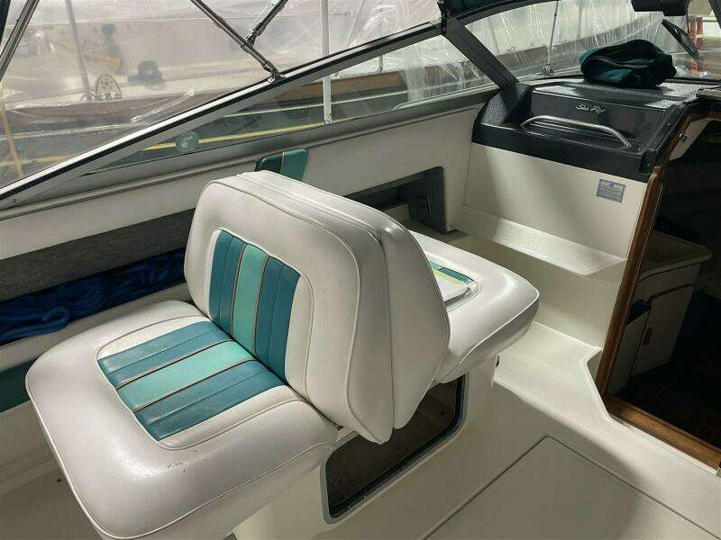 1993 Sea Ray 300 Weekender