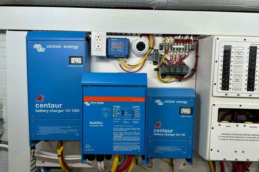 2025 Sabre 48 Salon Express