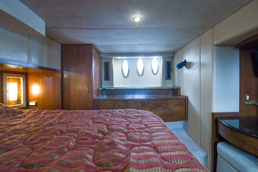 Silverton 52 - Immersed - 