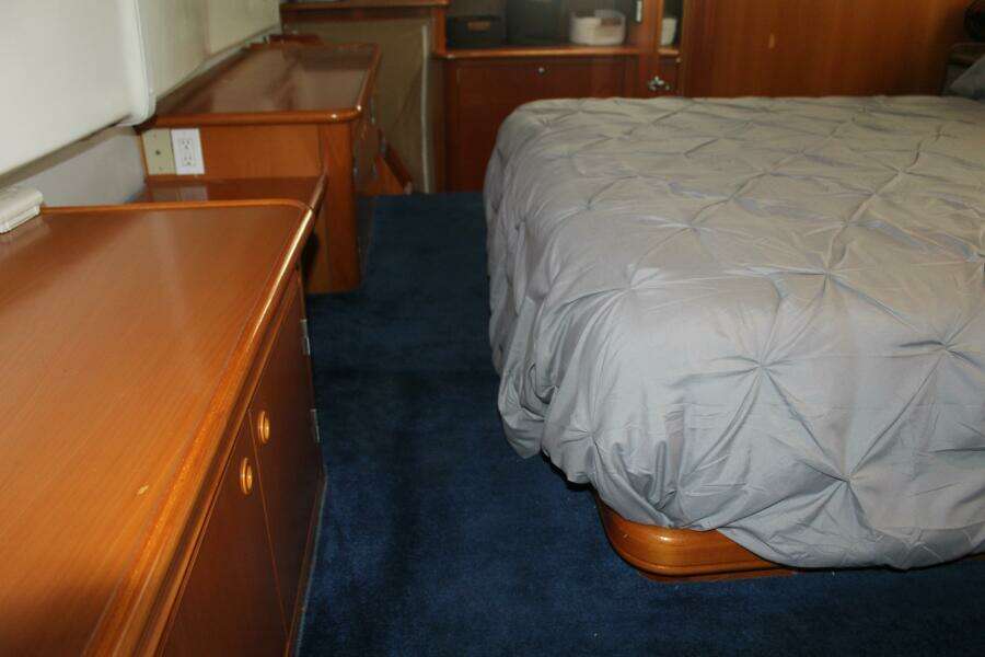 2004 Lagoon 43 Power Cat