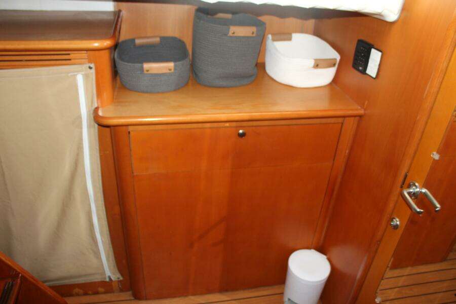 2004 Lagoon 43 Power Cat