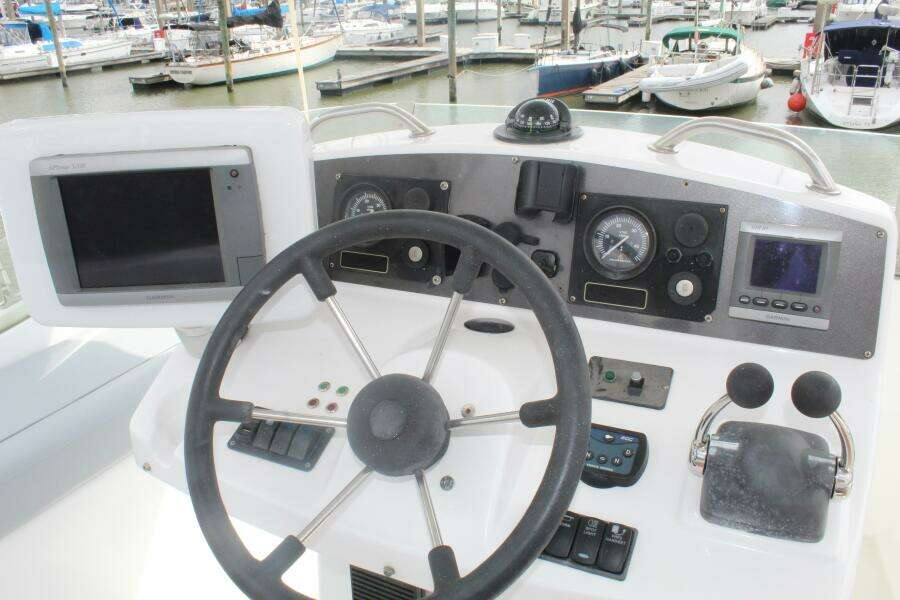 2004 Lagoon 43 Power Cat