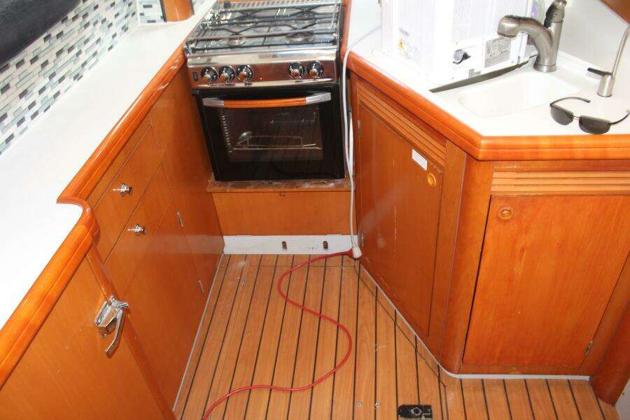 2004 Lagoon 43 Power Cat