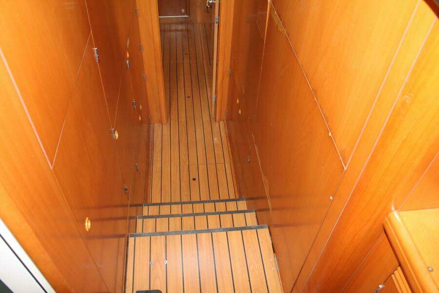 2004 Lagoon 43 Power Cat