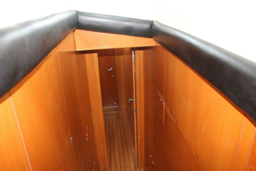 2004 Lagoon 43 Power Cat