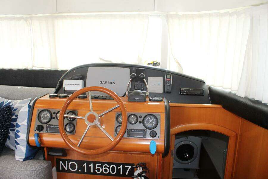 2004 Lagoon 43 Power Cat