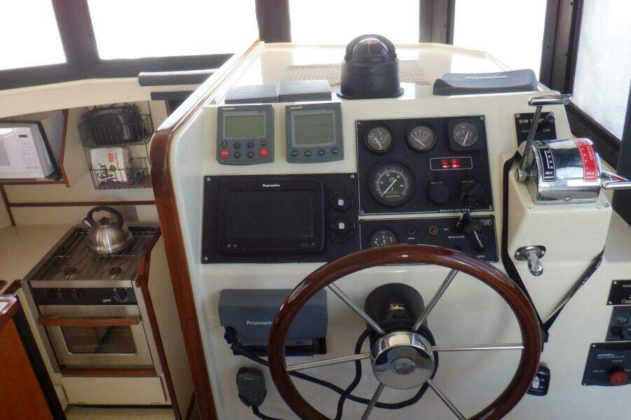 2004 Camano 31 Troll