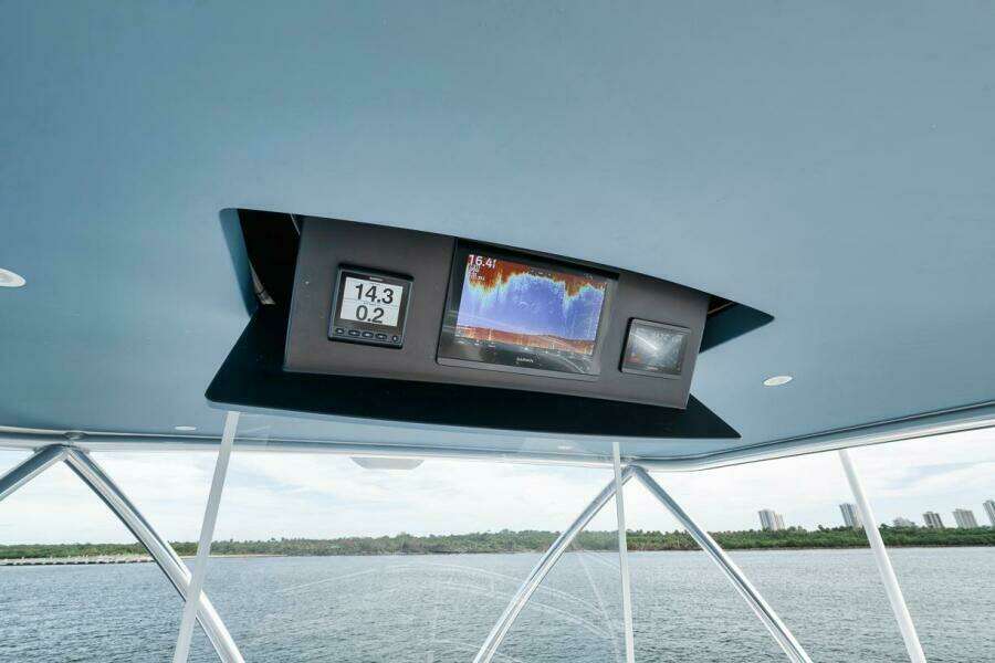 Viking 72 Skybridge - Chelsea -Skybridge