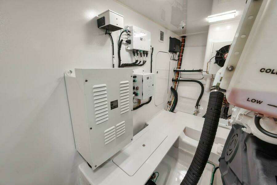 Viking 72 Skybridge - Chelsea -Engine Room
