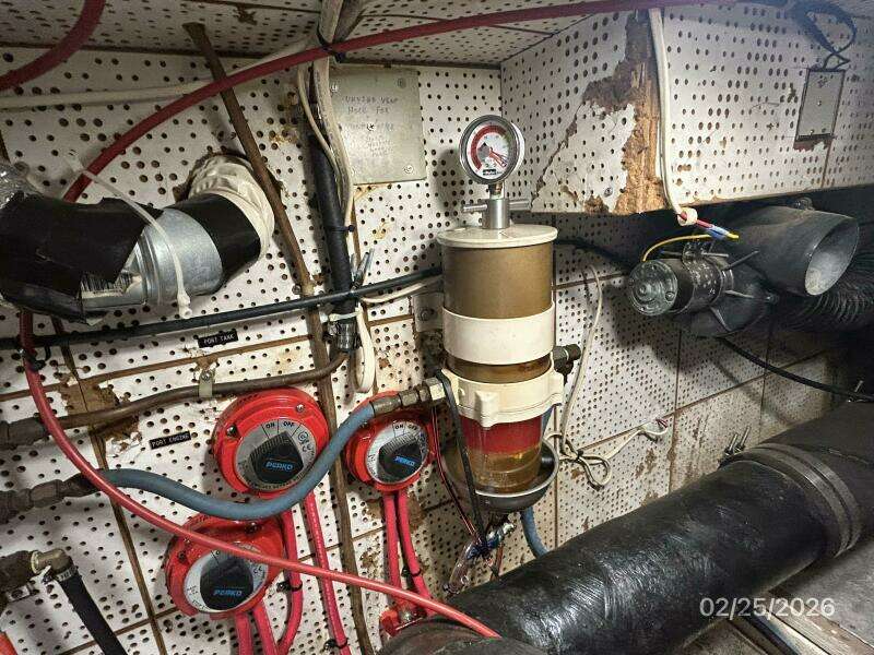 42' Jefferson port Racor fuel filter