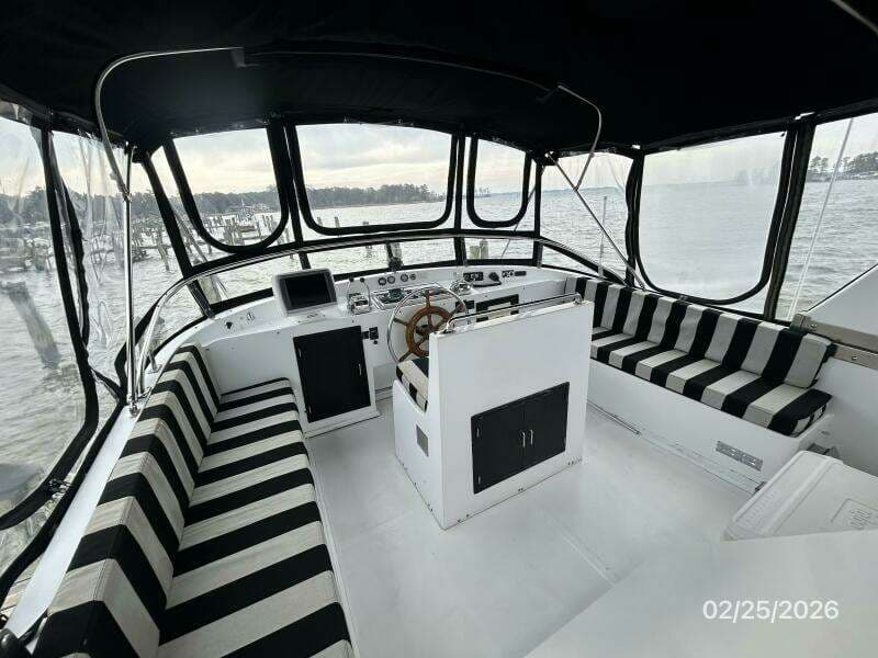 42' Jefferson flybridge forward1