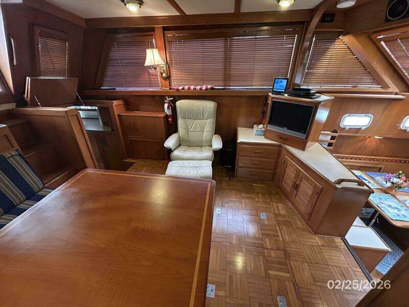42' Jefferson salon port