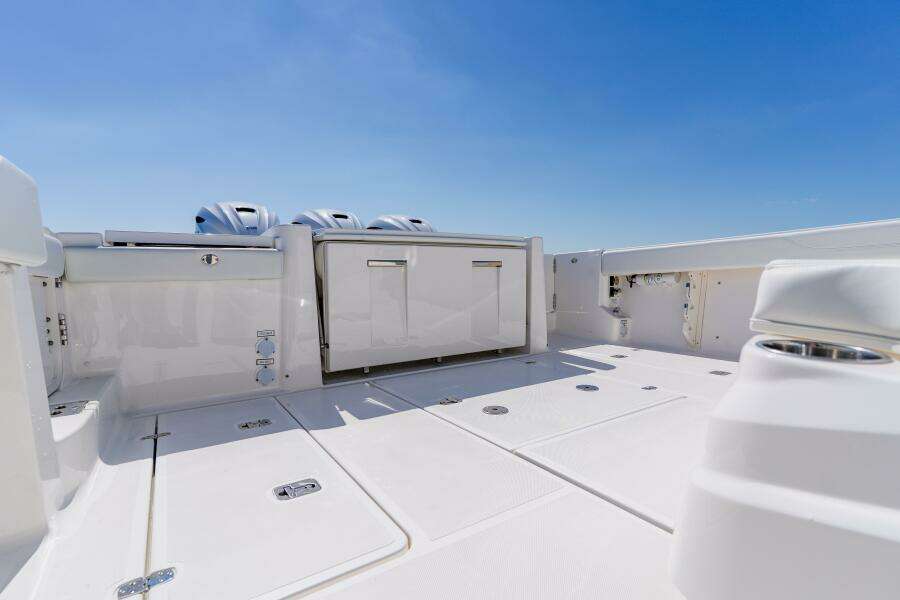 2022 Pursuit S 378 Sport