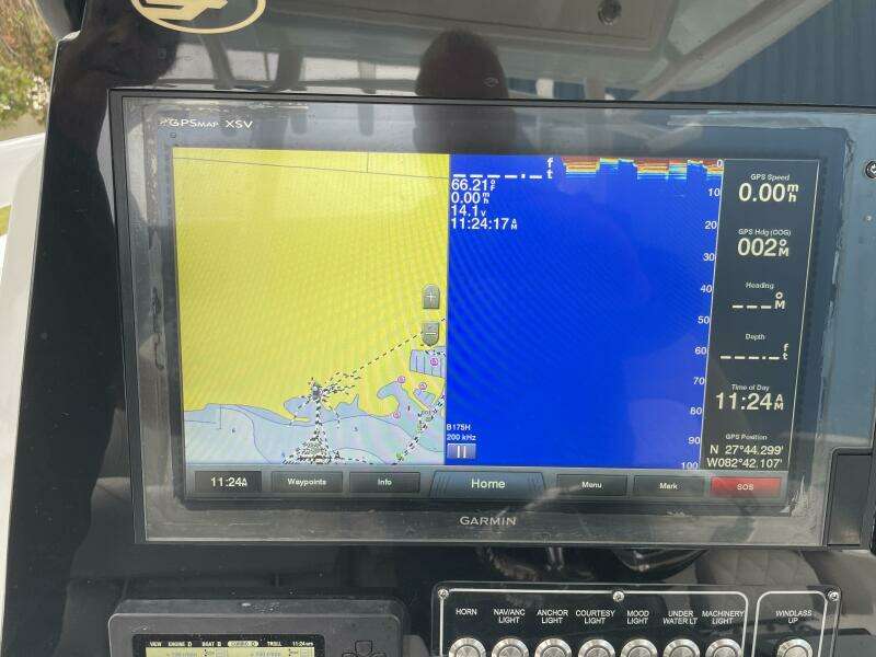 2019 Sea Fox 328 Commander