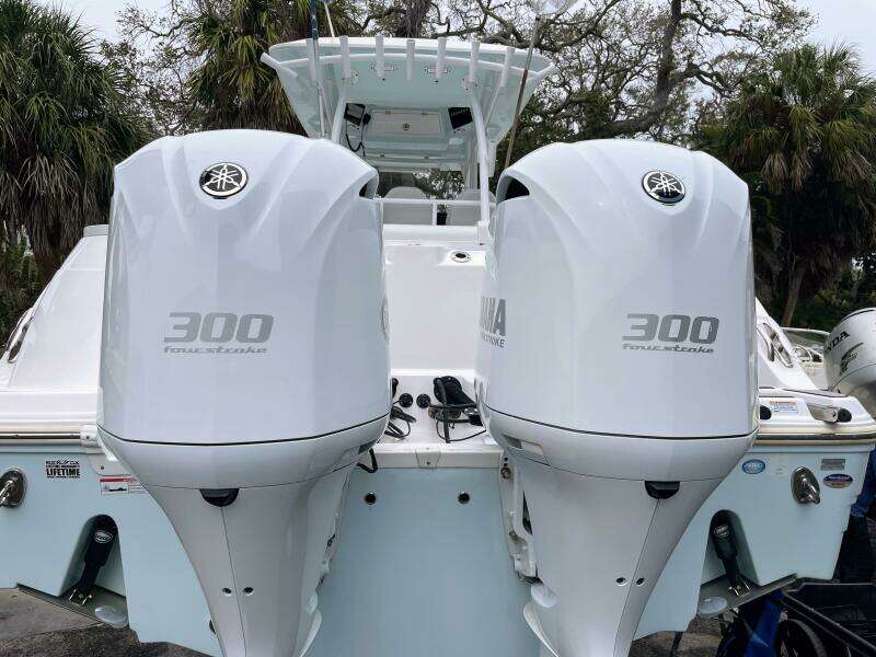 2019 Sea Fox 328 Commander