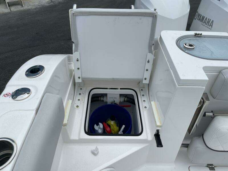 2019 Sea Fox 328 Commander