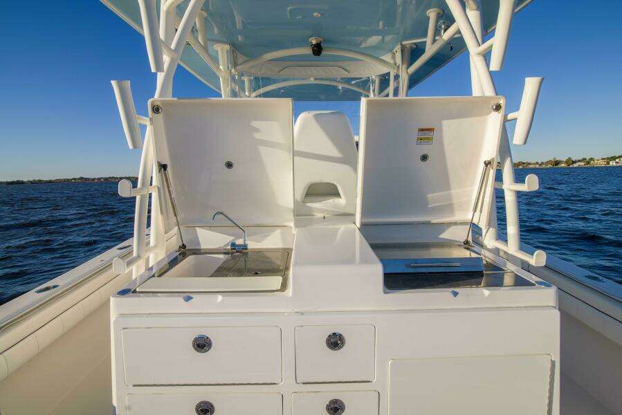 Regulator 41 - Wound Up II - Cockpit, Grill and Sink