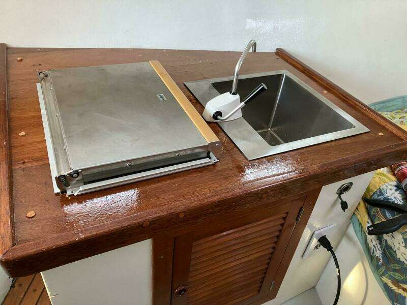 2000 Harvey Boat Works Seaworthy 28