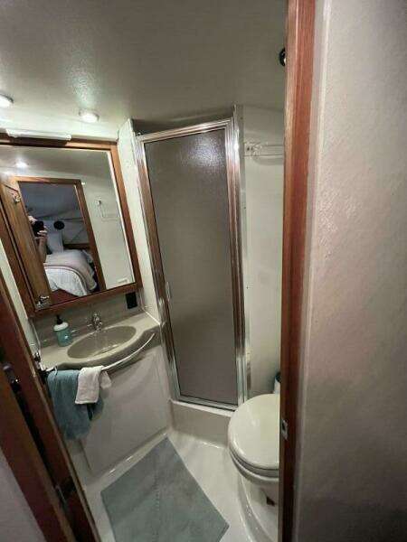 1996 Bayliner 3788 Command Bridge