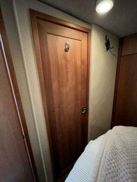 1996 Bayliner 3788 Command Bridge