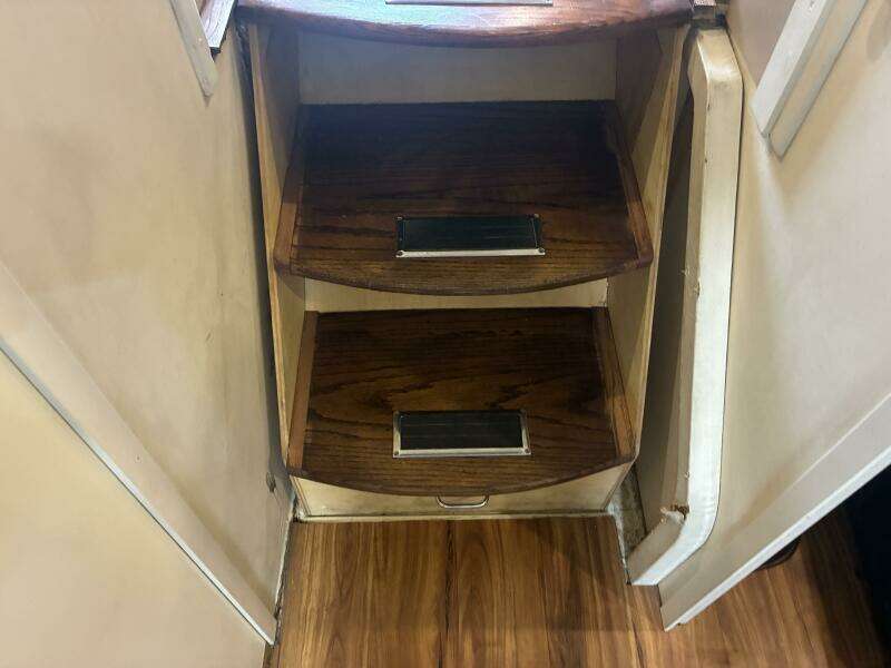 Carver 455 Aft Cabin