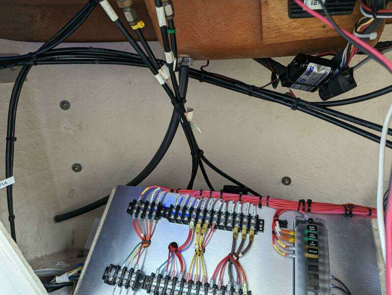 Carver 455 Aft Cabin