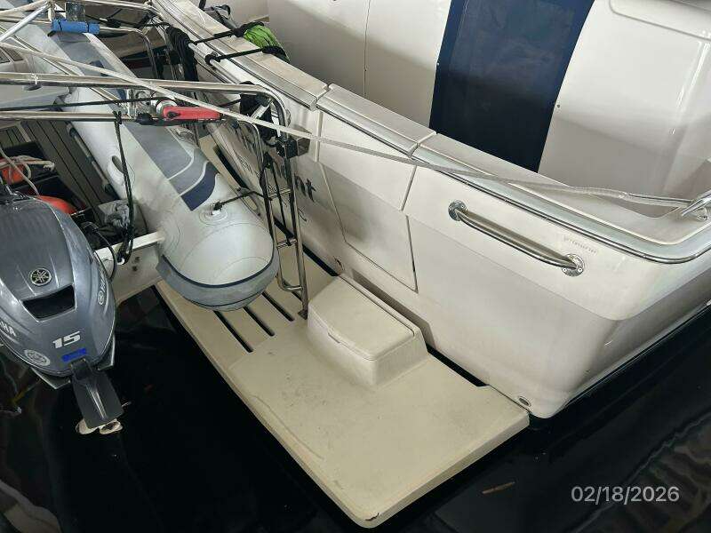 43' Mainship swimplatform