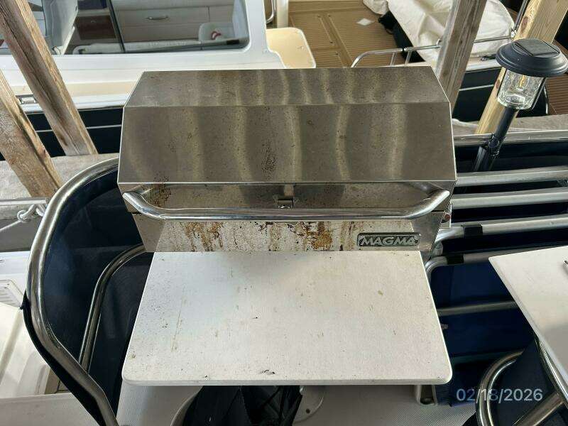 43' Mainship BBQ grill