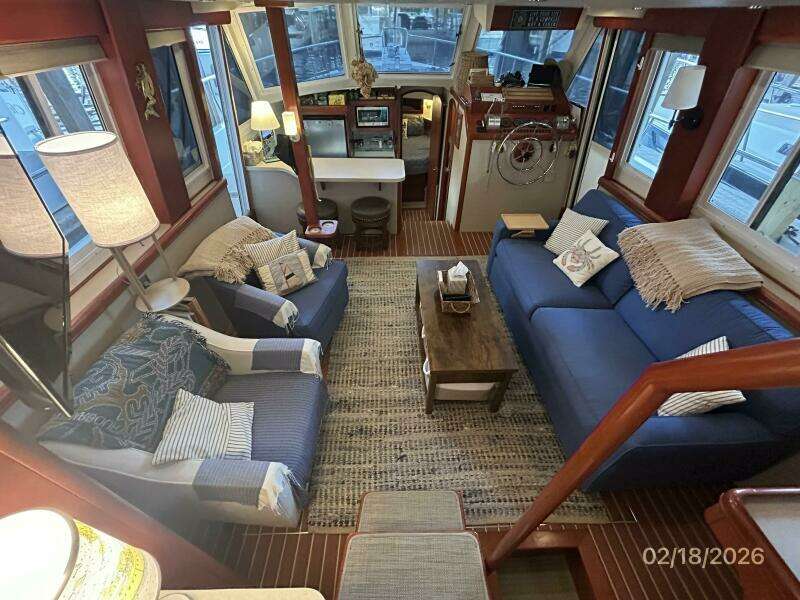 43' Mainship salon forward
